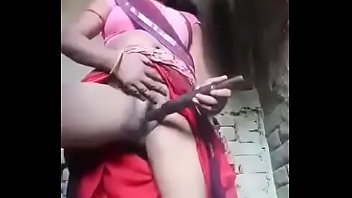 Horny Bhabhi Dildoing Pussy On Selfie Cam