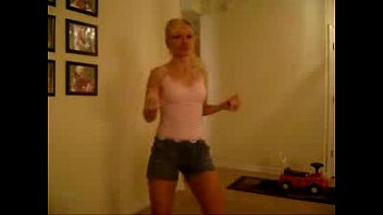 Blonde Amatuer Chick Does Sexy Dance - spankbang.org