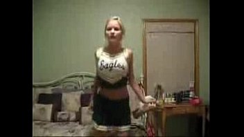 hot cheerleader dancing in her dorm room spankbang org