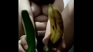 ngemut pisang colok timun t.me/vipbilikbasah2